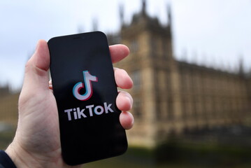 TikTok sospende sistema a premi di Lite dopo l'indagine Ue