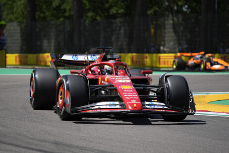 Leclerc dominó las dos sesiones libres en Imola