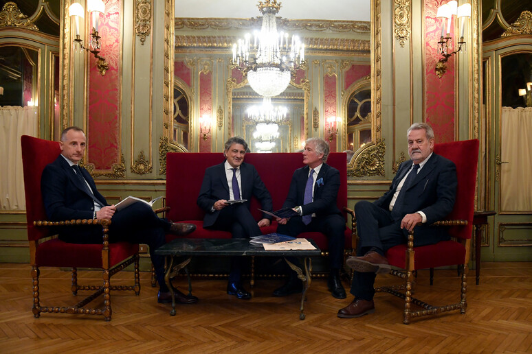 Il Dg Angeletti, il presidente Distilli, il vicepresidente Pirotta e l 'ex presidente Meconcelli - RIPRODUZIONE RISERVATA