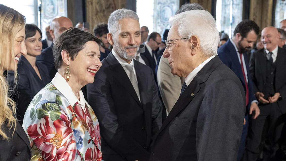Il presidente Sergio Mattarella saluta Isabella Rossellini - RIPRODUZIONE RISERVATA