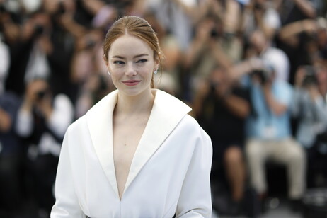 Kinds of Kindness: Emma Stone arriva al Festival di Cannes