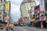 Nuove scosse a Taiwan, il palazzo si inclina ulteriormente