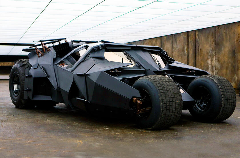 Pininfarina realizza per Warner Bros 2 hypercar stile Batman