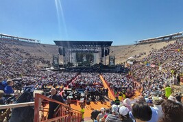 Multidão de fiéis recebeu Papa na Arena de Verona