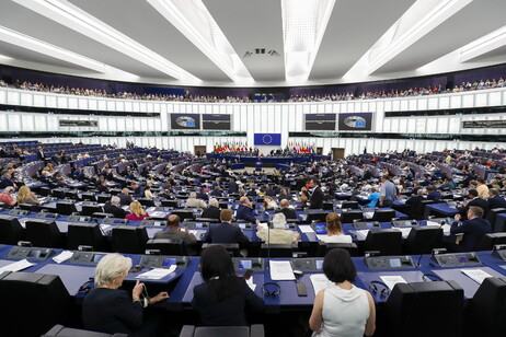 Il Consiglio d'Europa adotta la prima convenzione sull'Intelligenza artificiale