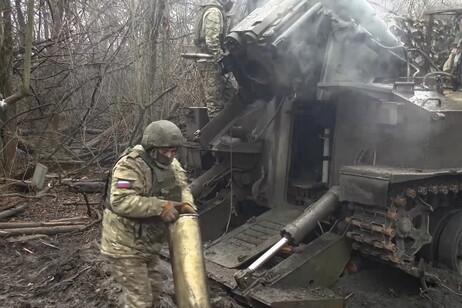 Mosca, 'le forze russe penetrano nelle roccaforti ucraine'