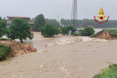 Rio transbordou e provocou enchentes no Vêneto