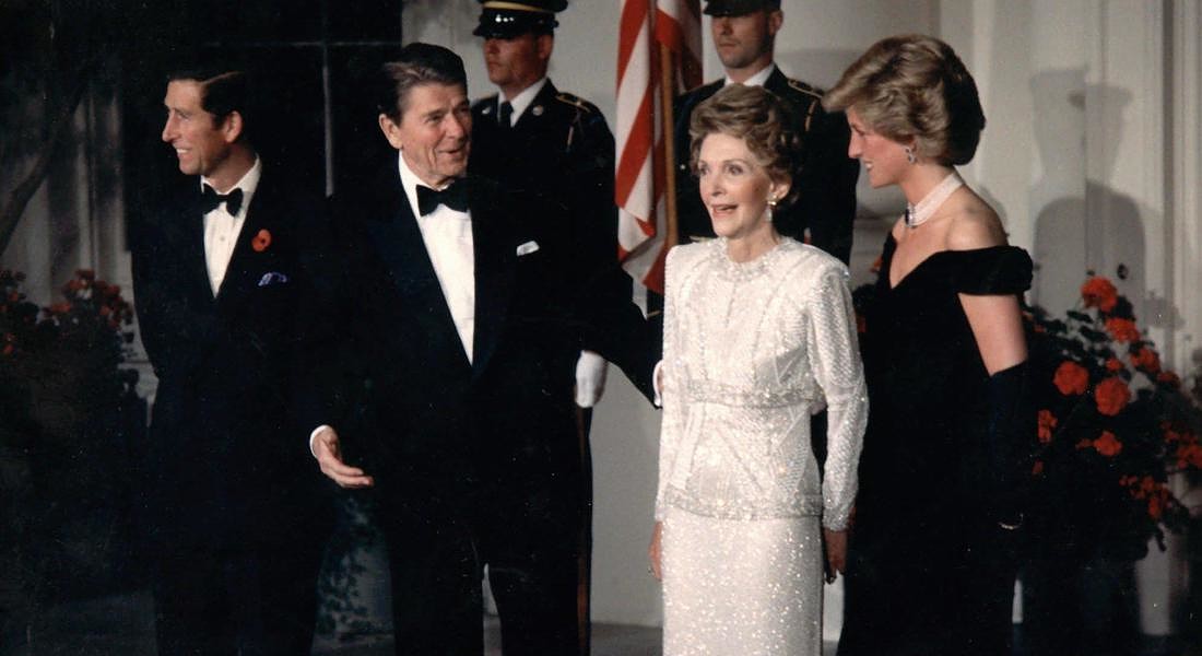 Diana con il presidente Usa Ronald Reagan e la moglie Nancy alla Casa a Bianca nel 1985 © AP