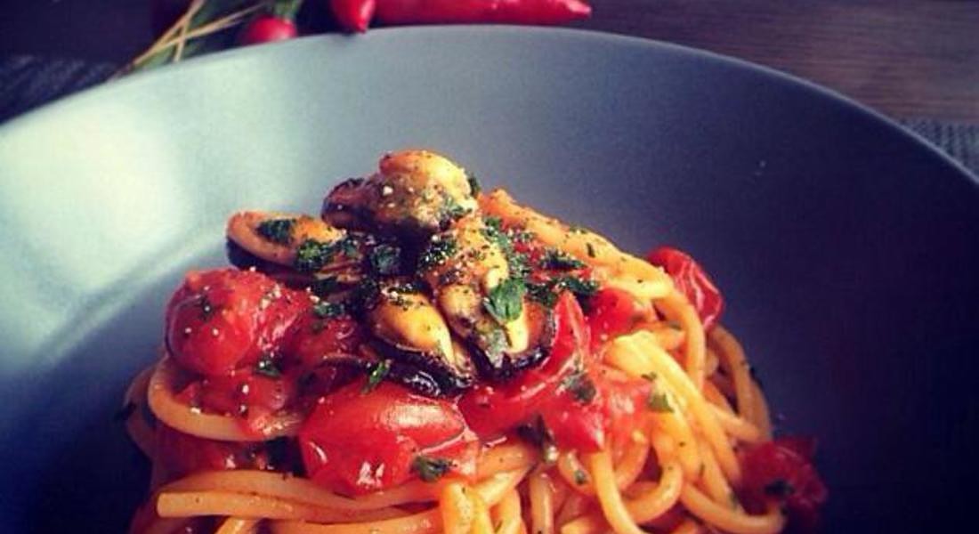 #italiaintavola, spaghetti  con le cozze nere di Taranto © ANSA