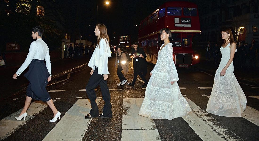 McCartney ad Abbey Road, ma questa volta Stella - Nel 2016 la sfilata omaggio della figlia del Beatle © ANSA