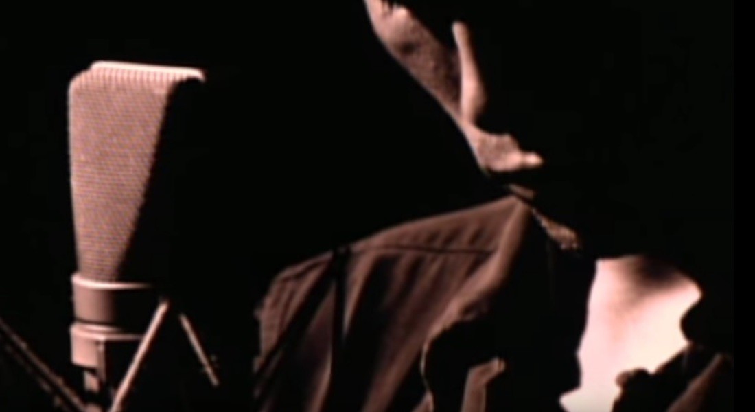 Un frame del video Halleluja cantata da Jeff Buckley (da YouTUbe) © Ansa