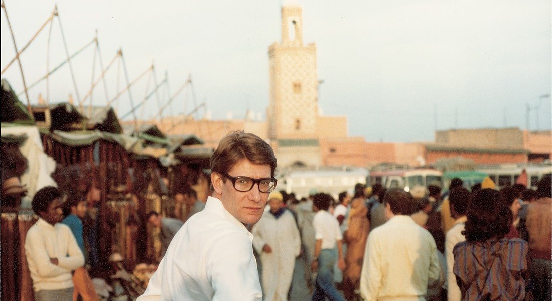 Yves Saint Laurent a Marrakech, un'immagine icona del 1966 © Ansa