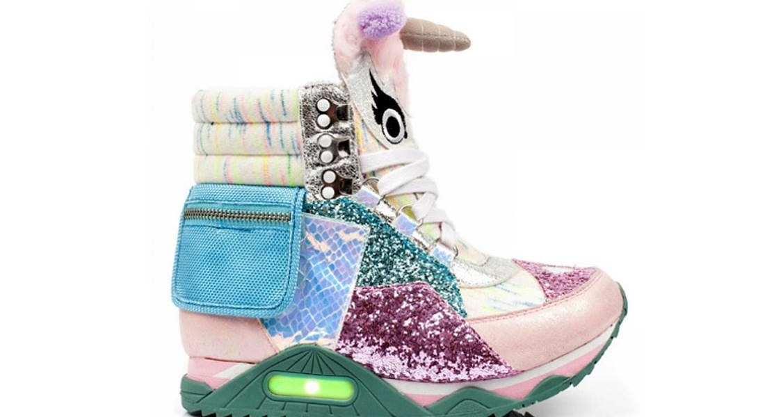 Unicorn - sneakers. Da BUSTLE  https://www.bustle.com/p/these-unicorn-sneakers-take-the-trend-to-a-whole-new-level-51436 © ANSA