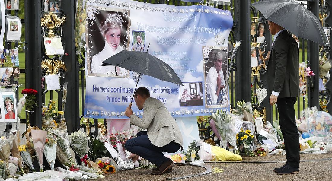 Gb: William e Harry al memoriale di Diana per 20 anni morte © AP