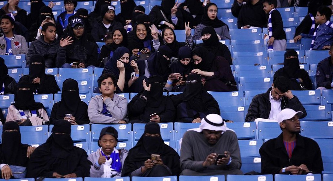 Women allowed at soccer matches for first time © EPA