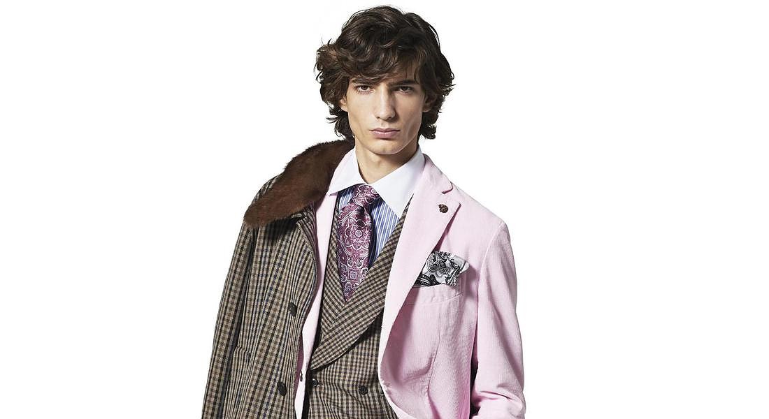 Il blazer di Gabriele Pasini è color rosa fenicottero © ANSA