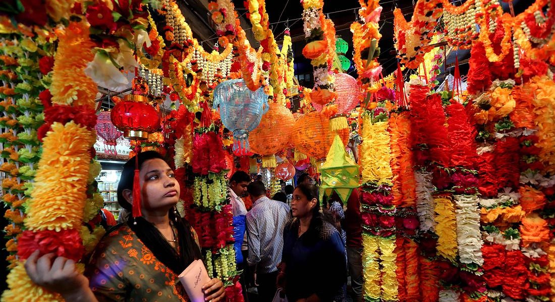 Diwali festival shopping in Bhopal © EPA