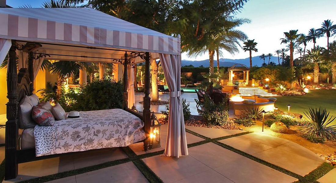 Perfetto stile Coachella per la villa dove Lady Gaga ha soggiornato a Palm Spring, Stati Uniti (foto HomeAway) © Ansa