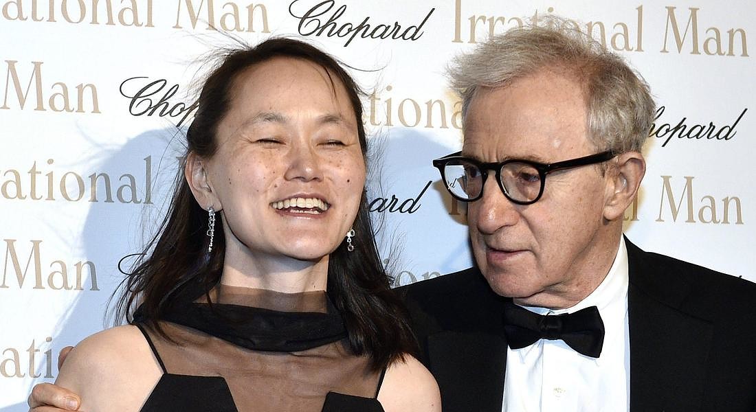 . Il regista e  attore statunitense Woody Allen con la moglie Soon Yi Previn © EPA