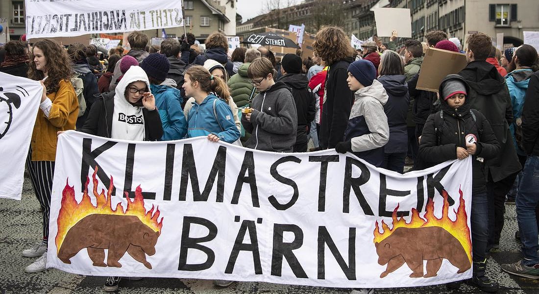 Students strike for climate change in Bern © EPA