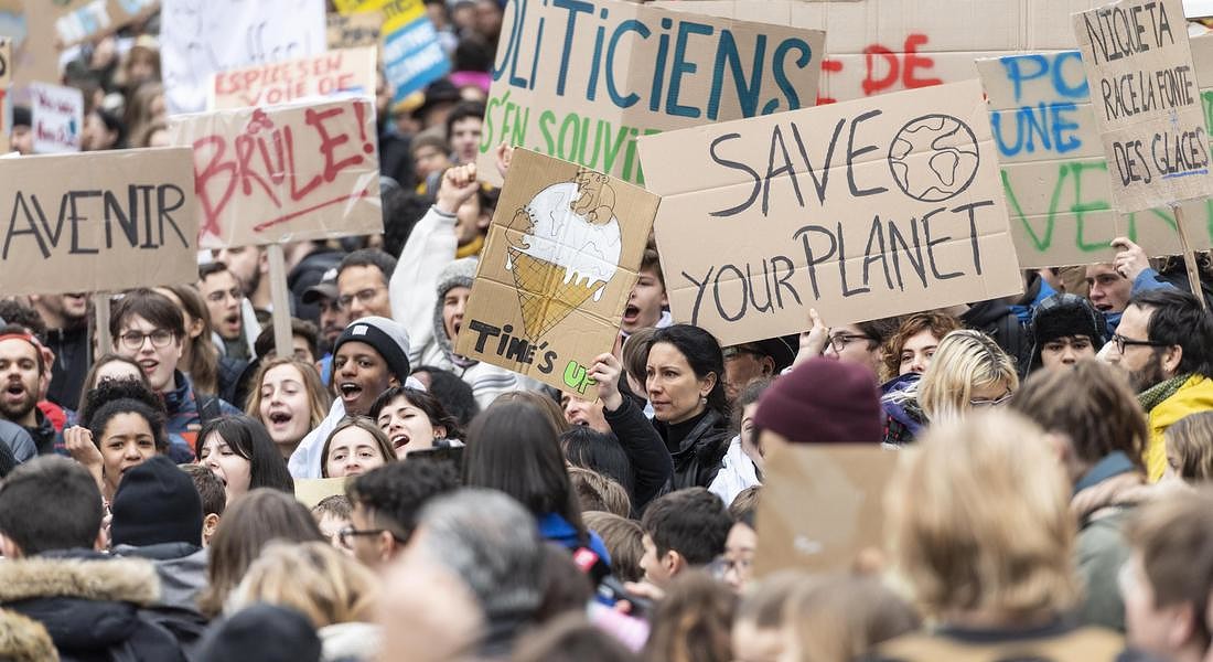 Students strike for climate change in Lausanne © EPA