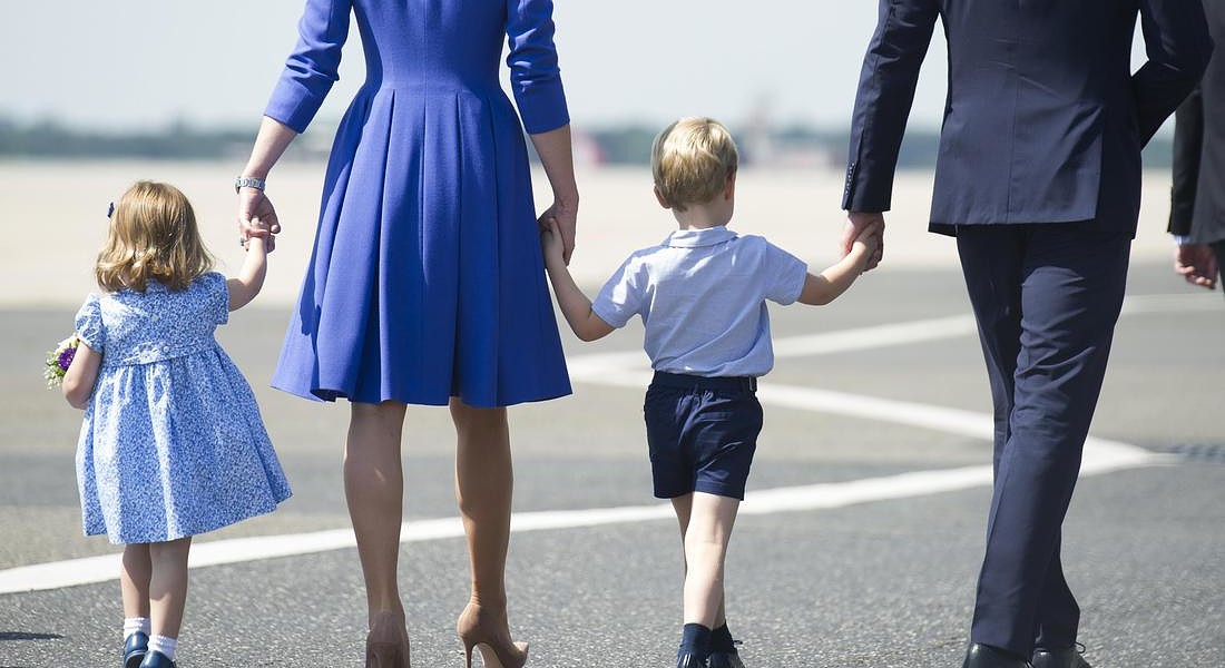 William e Kate con i loro figli George e Charlotte nel 2017 © AP