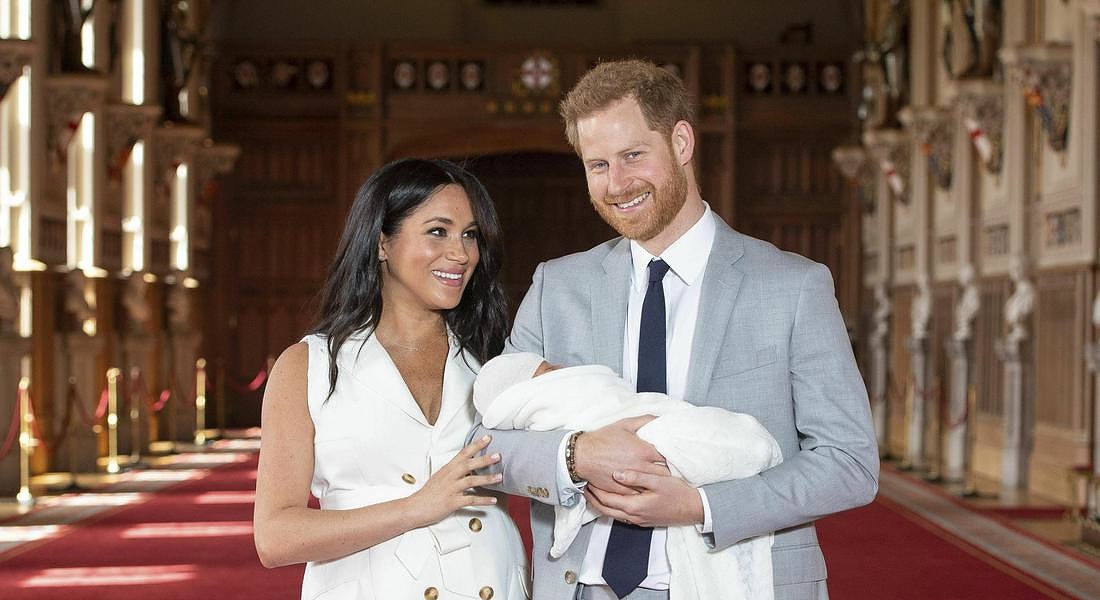 Harry e Meghan mostrano il Royal baby © AP