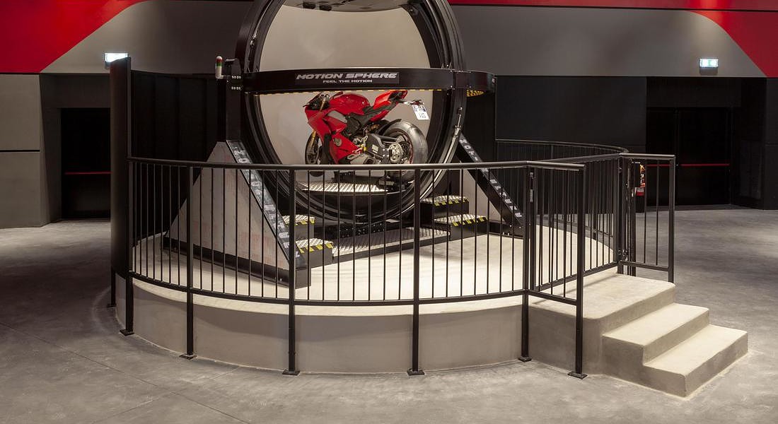 Mirabilandia Ducati World MotionSphere Simulatori © ANSA