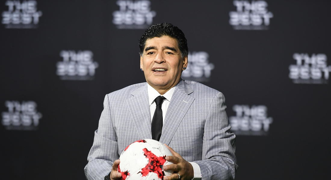 Maradona: L'Equipe, 'La morte di un dio' © EPA