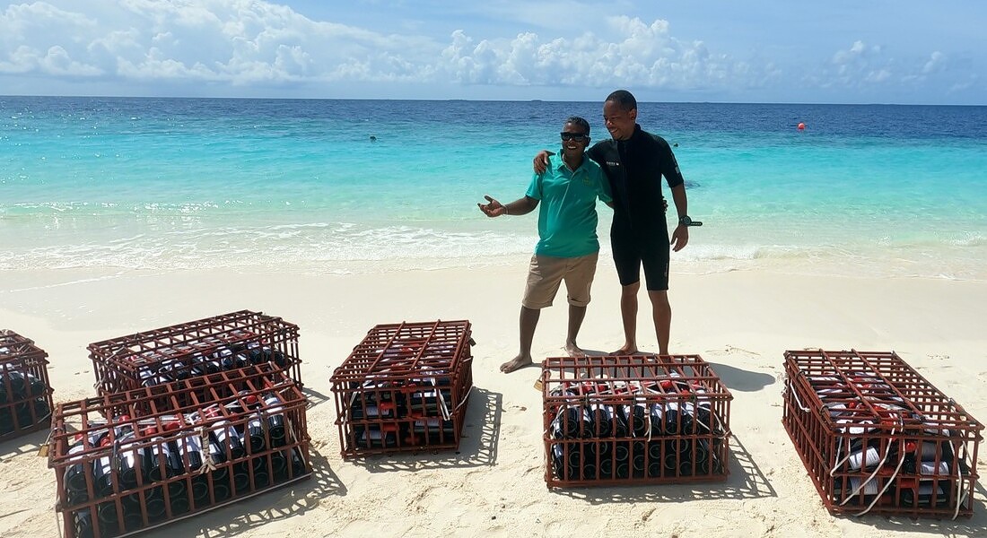 Bottiglie di Sangiovese nella cantina subacquea dell'Emerald Maldives Resort&Spa, sull’atollo di Raa © Ansa