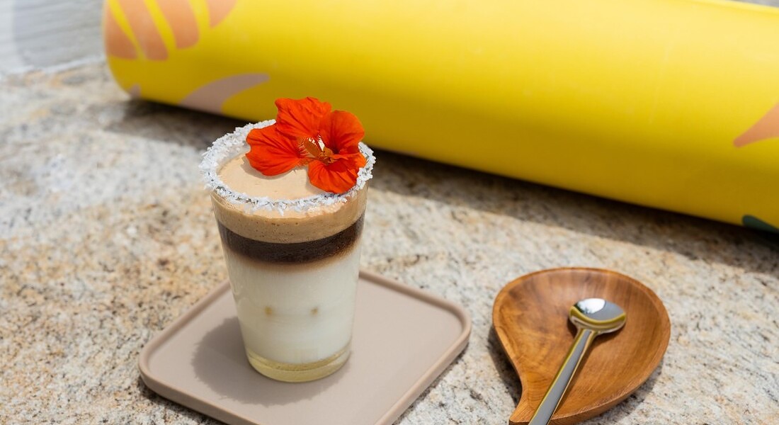 Coconut Flavour Over Ice Coffee Colada - ricetta estiva Nespresso © Ansa