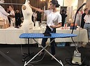 Victoria Beckham cura la stiratura dei suoi abiti a pochi minuti dalla sfilata Spring Summer 2018 alla Ny Fashion Week (foto dal suo profilo social) (ANSA)
