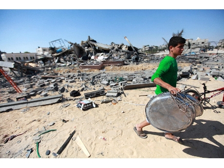 Destruccion y muerte en la ofrensiva contra Gaza (ANSA). 