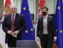 L'alto rappresentante dell'Unione europea, Josep Borrell, e la Prima ministra serba Ana Brnabic (ANSA)