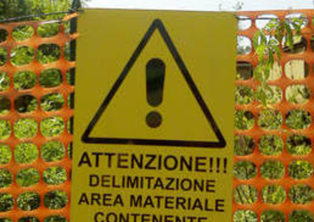 Amianto, in Italia fa 6mila morti all'anno © ANSA