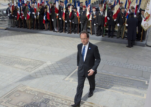 Hollande verso compromesso con Merkel su Fiscal compact © EPA