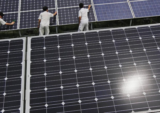 Rinnovabili: dal sole un quinto dell'energia mondiale nel 2027 © EPA