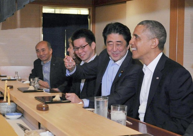 Il celebre ristorante di sushi Sukiyabashi Jiro, dove cenò anche l'ex presidente Usa Barack Obama nella sua ultima visita a Tokyo © EPA
