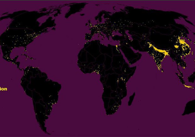 Metà della popolazione mondiale si concentra nell'1% del territorio (in giallo) /fonte: Metrocosm) © ANSA