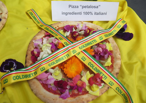 Nasce 'Pizza petalosa' per festeggiare candidatura Unesco © ANSA