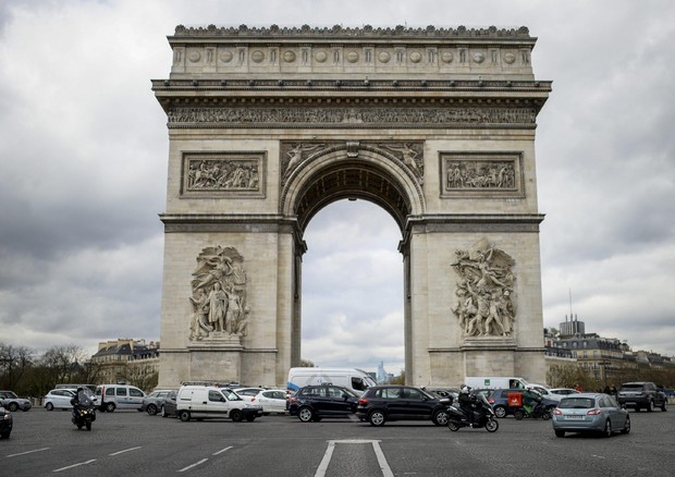 L'Arco di Trionfo a Parigi © EPA