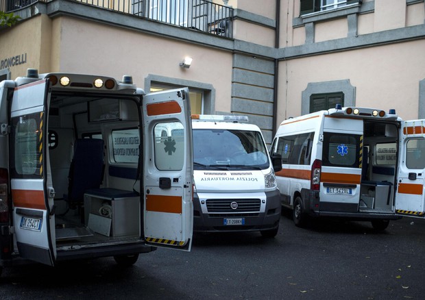 A Pordenone stop a interventi a causa dei ricoveri per l'influenza © ANSA