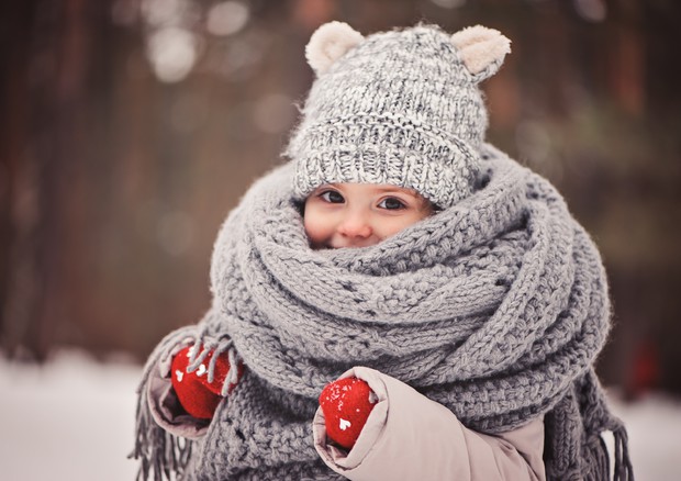 Il freddo peggiora l'asma, una campagna ricorda che la sciarpa aiuta © Ansa