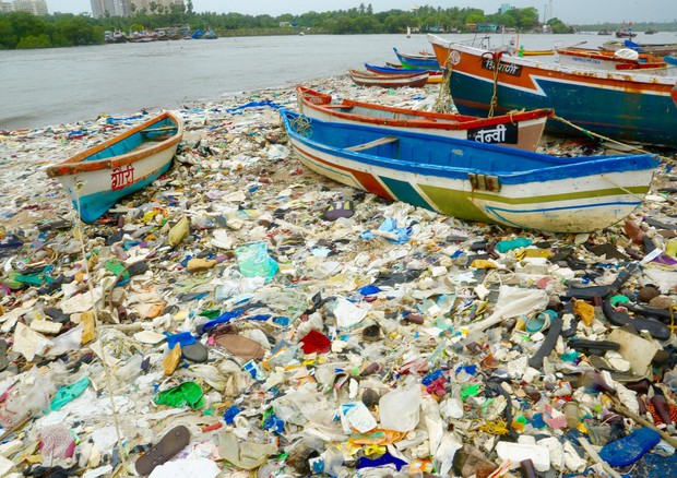 Dieci regole per non disperdere la plastica nell'ambiente © ANSA