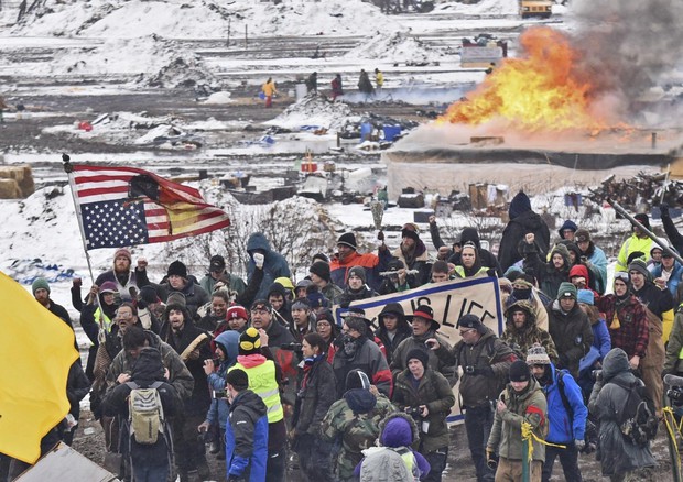 Trump:oggi si completa sgombero campo Sioux contro oleodotto © AP