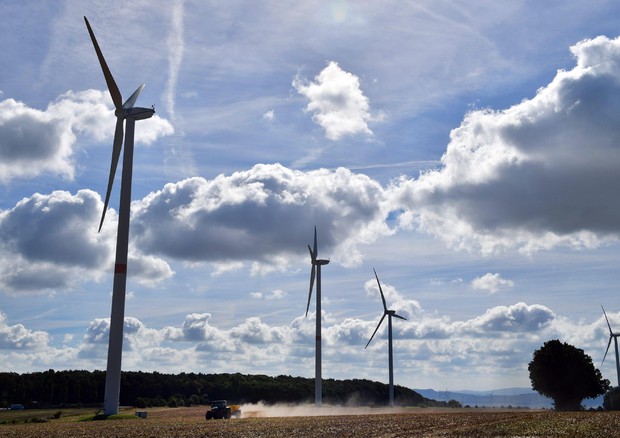Online consumi quotidiani energia eolica in Europa © ANSA