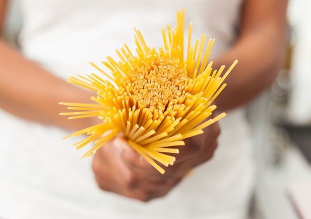 La pasta è l'alimento preferito del 46% degli italiani © ANSA