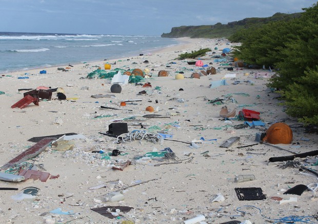 La plastica è il nemico numero uno degli oceani © EPA