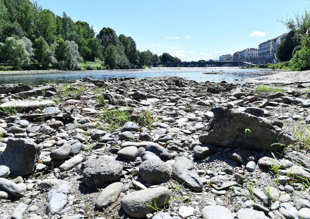 La secca del fiume Po a Torino, 25 luglio 2017 © ANSA