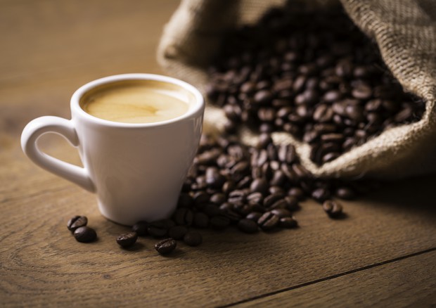 La caffeina potrebbe ridurre il rischio di morte tra le donne © Ansa
